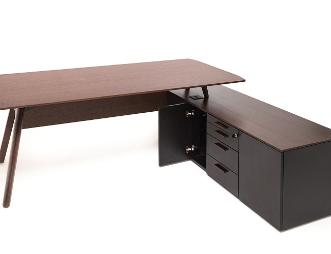 фото кабинет директора Рэйл №5